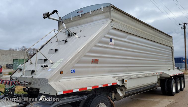 image for item DM8110 2007 Travis  bottom dump trailer