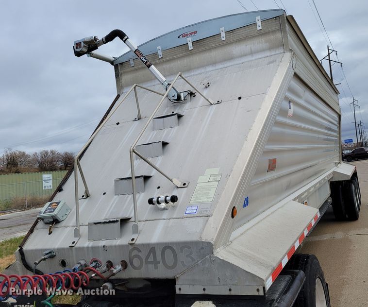 image for item DM8110 2007 Travis  bottom dump trailer