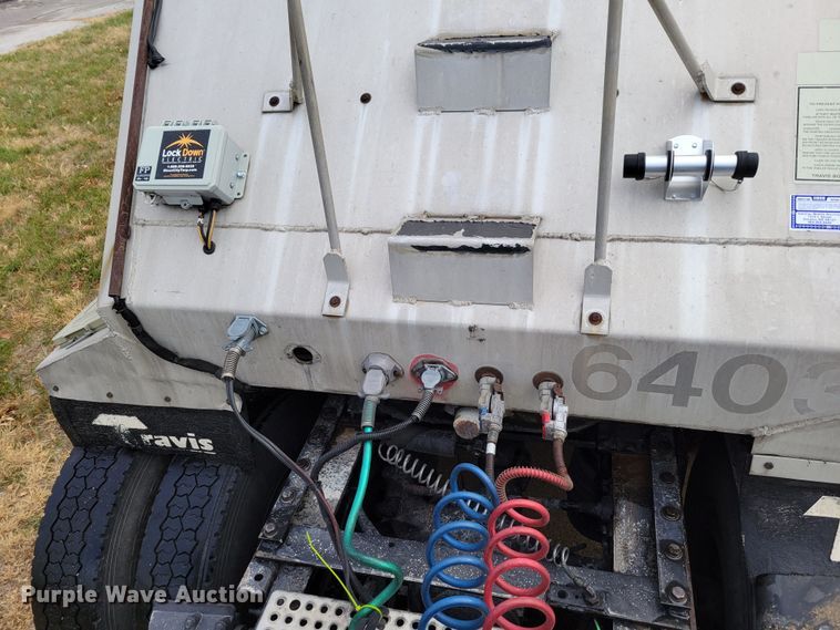 image for item DM8110 2007 Travis  bottom dump trailer