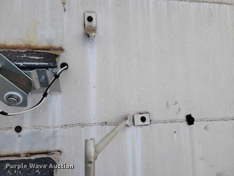 image for item DM8110 2007 Travis  bottom dump trailer