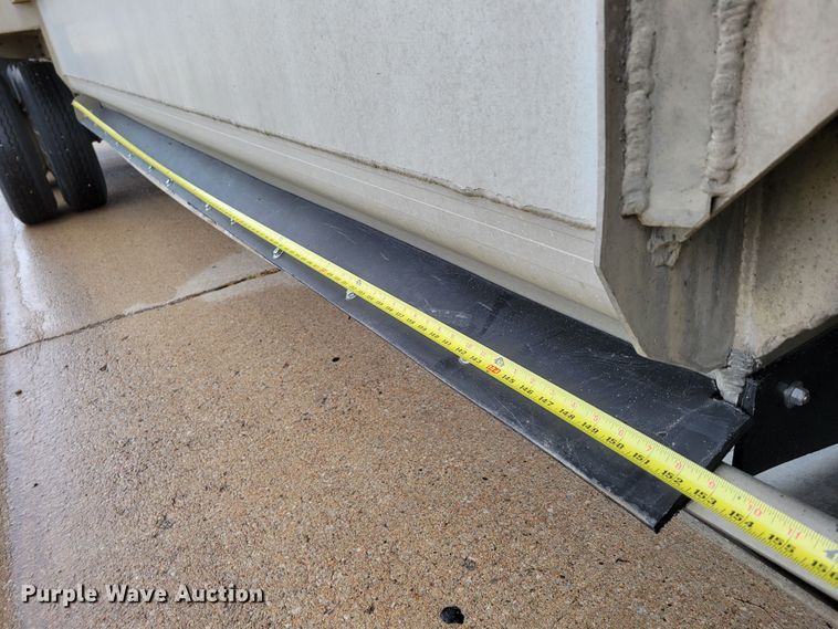 image for item DM8110 2007 Travis  bottom dump trailer