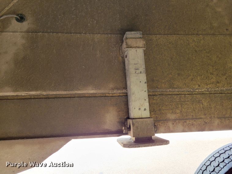 image for item DM8110 2007 Travis  bottom dump trailer