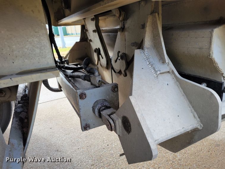 image for item DM8110 2007 Travis  bottom dump trailer