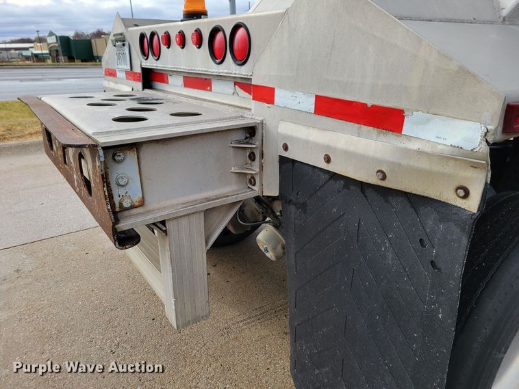 image for item DM8110 2007 Travis  bottom dump trailer