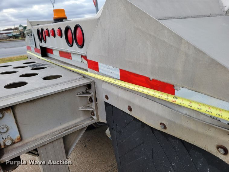 image for item DM8110 2007 Travis  bottom dump trailer