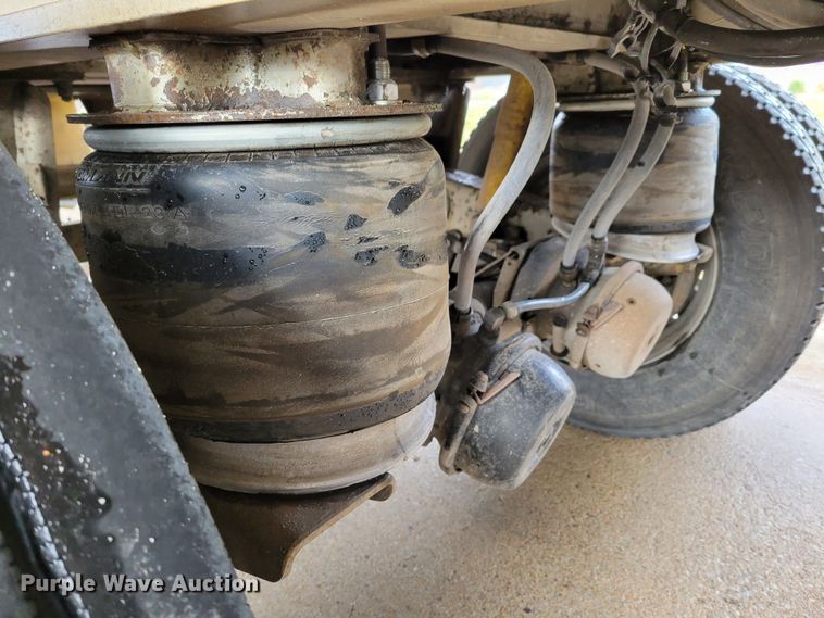 image for item DM8110 2007 Travis  bottom dump trailer