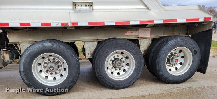 image for item DM8110 2007 Travis  bottom dump trailer