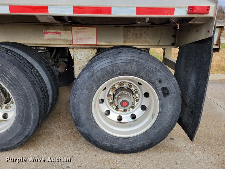 image for item DM8110 2007 Travis  bottom dump trailer