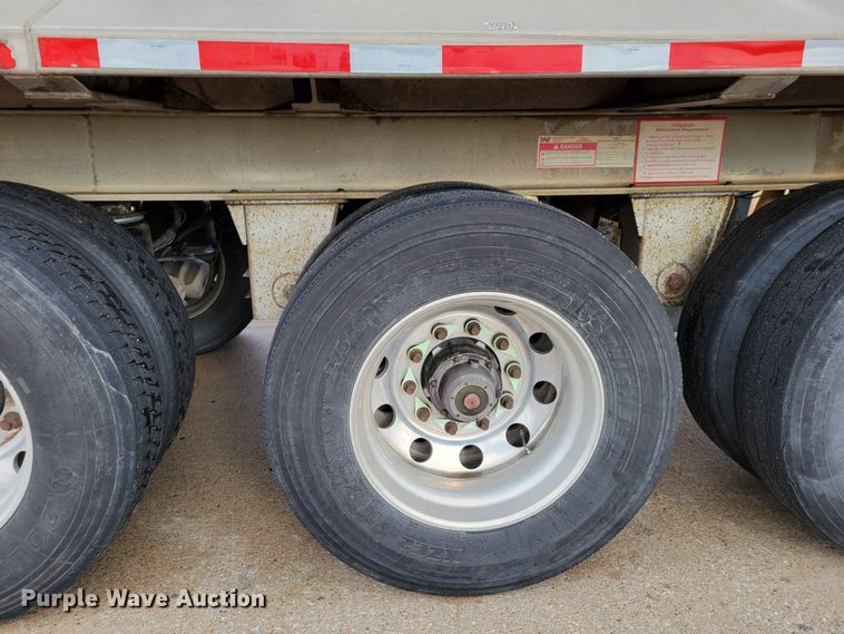 image for item DM8110 2007 Travis  bottom dump trailer