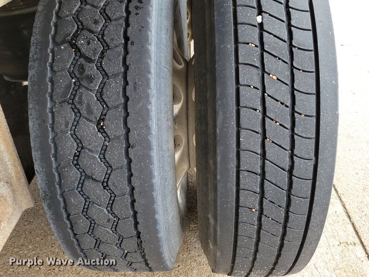 image for item DM8110 2007 Travis  bottom dump trailer