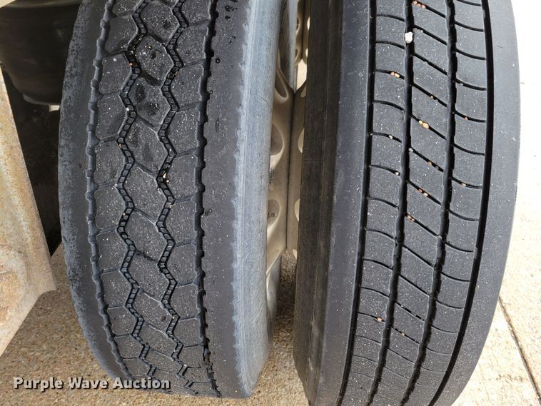 image for item DM8110 2007 Travis  bottom dump trailer