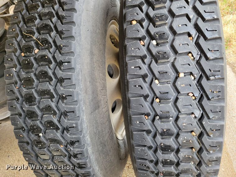 image for item DM8110 2007 Travis  bottom dump trailer