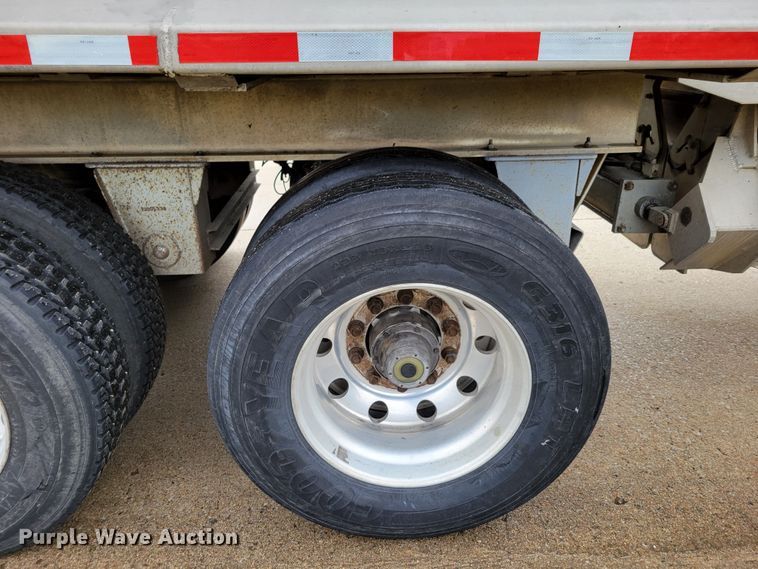 image for item DM8110 2007 Travis  bottom dump trailer