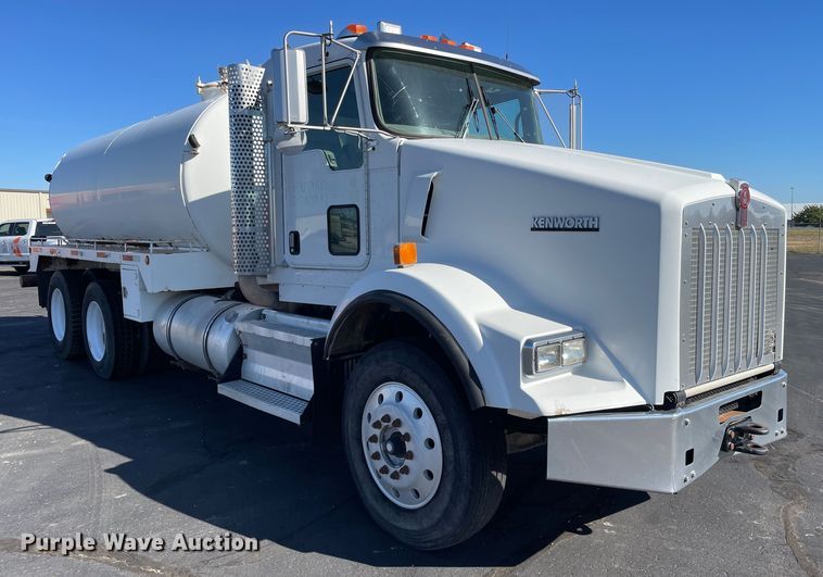 image for item DN4498 2009 Kenworth T800  vacuum truck