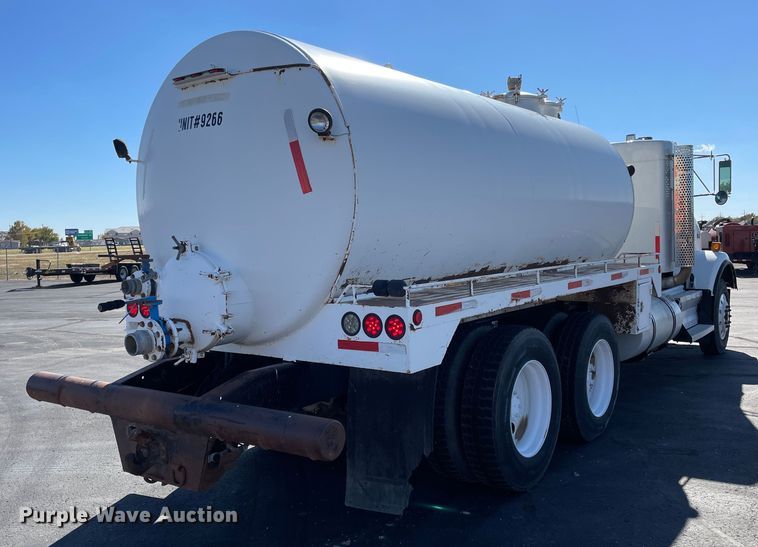 image for item DN4498 2009 Kenworth T800  vacuum truck