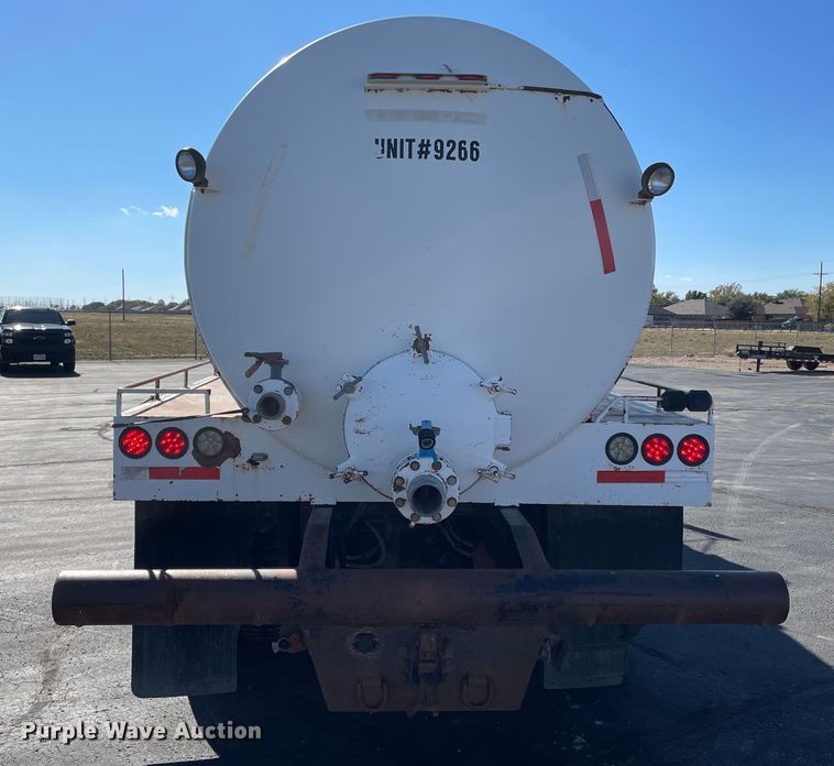 image for item DN4498 2009 Kenworth T800  vacuum truck