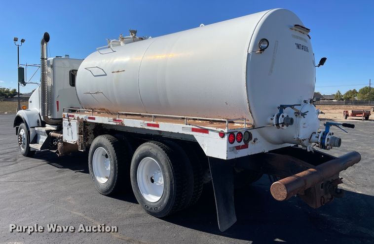 image for item DN4498 2009 Kenworth T800  vacuum truck