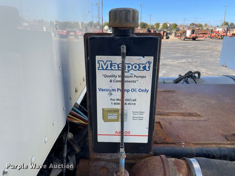 image for item DN4498 2009 Kenworth T800  vacuum truck