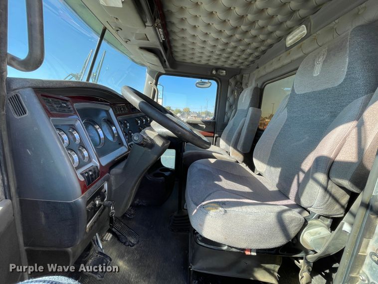 image for item DN4498 2009 Kenworth T800  vacuum truck