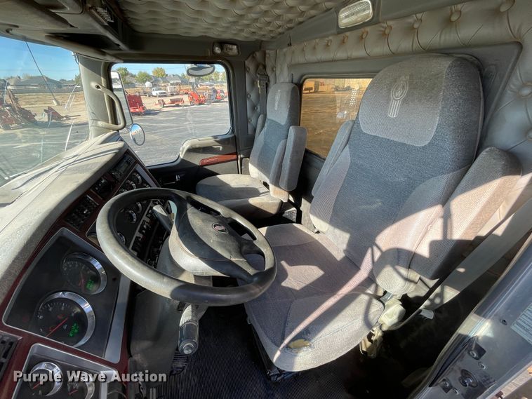 image for item DN4498 2009 Kenworth T800  vacuum truck