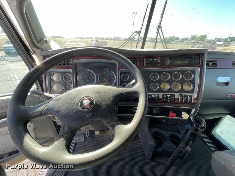 image for item DN4498 2009 Kenworth T800  vacuum truck