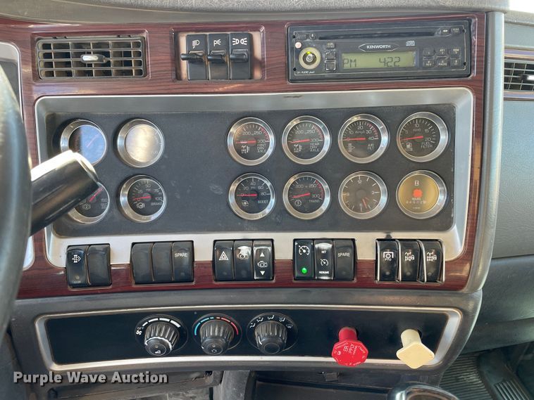 image for item DN4498 2009 Kenworth T800  vacuum truck