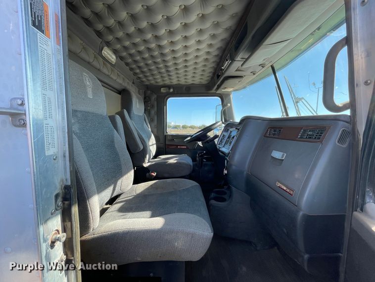 image for item DN4498 2009 Kenworth T800  vacuum truck