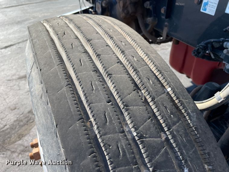 image for item DN4498 2009 Kenworth T800  vacuum truck