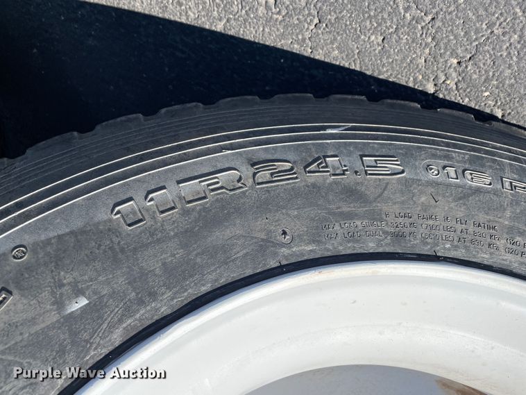 image for item DN4498 2009 Kenworth T800  vacuum truck