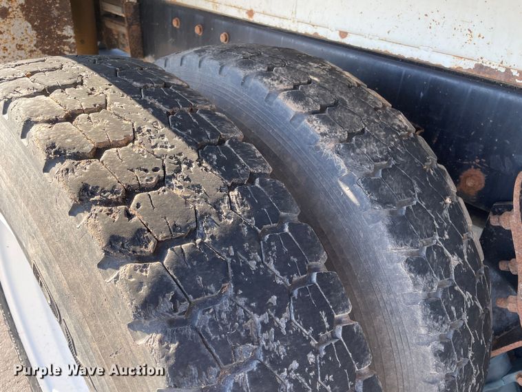 image for item DN4498 2009 Kenworth T800  vacuum truck