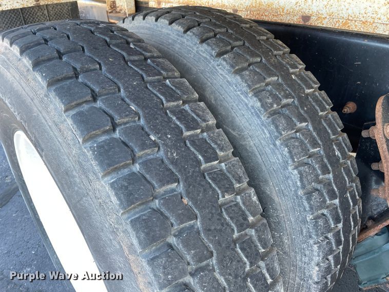 image for item DN4498 2009 Kenworth T800  vacuum truck