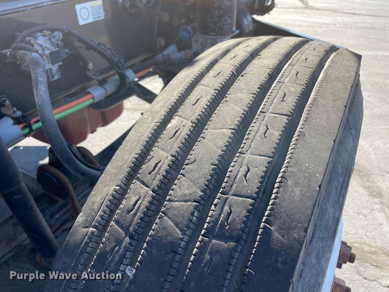 image for item DN4498 2009 Kenworth T800  vacuum truck