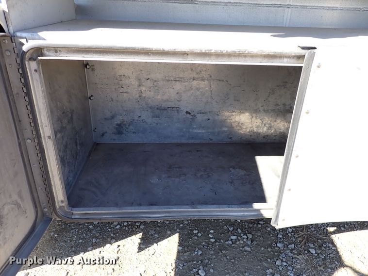 image for item DN6918 2013 Transcraft Benson AF53-102-2-524  flatbed trailer