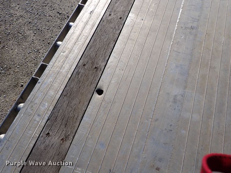 image for item DN6918 2013 Transcraft Benson AF53-102-2-524  flatbed trailer