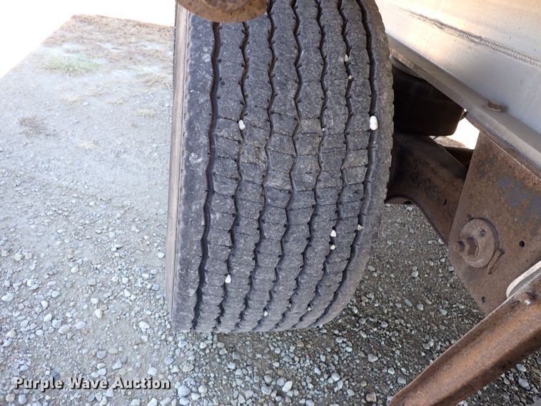 image for item DN6918 2013 Transcraft Benson AF53-102-2-524  flatbed trailer