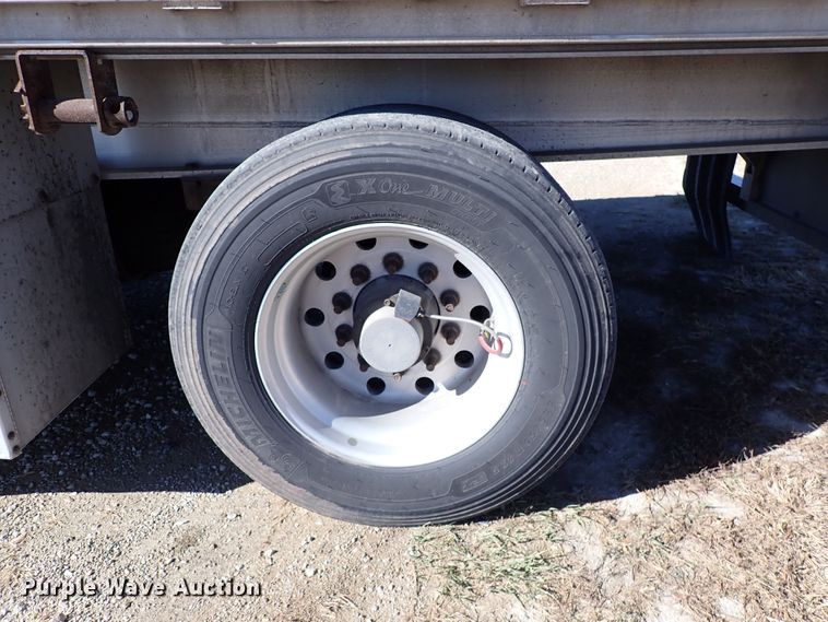 image for item DN6918 2013 Transcraft Benson AF53-102-2-524  flatbed trailer