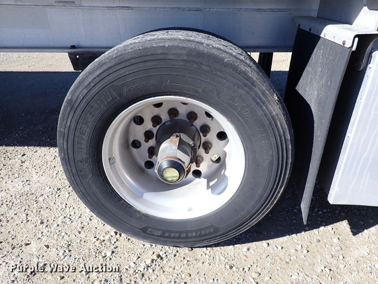 image for item DN6918 2013 Transcraft Benson AF53-102-2-524  flatbed trailer