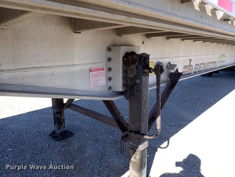 image for item DN6920 2013 Transcraft Benson AF53102-2-524  flatbed trailer