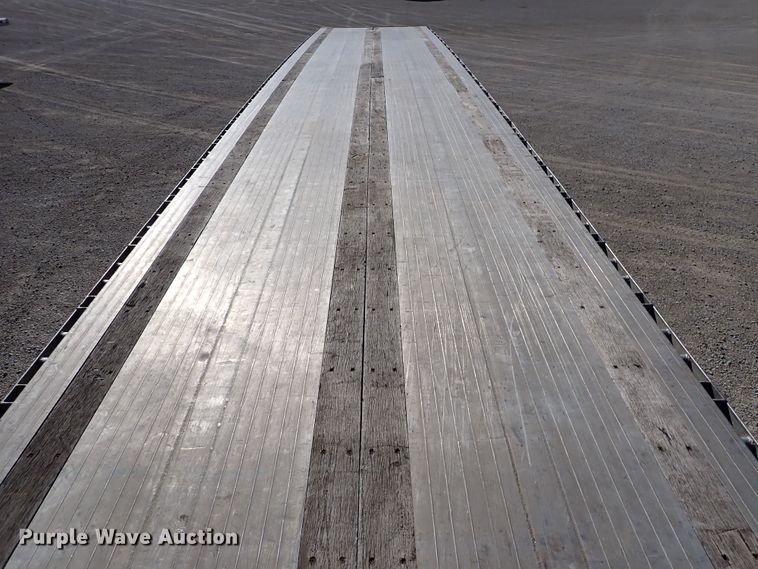 image for item DN6920 2013 Transcraft Benson AF53102-2-524  flatbed trailer