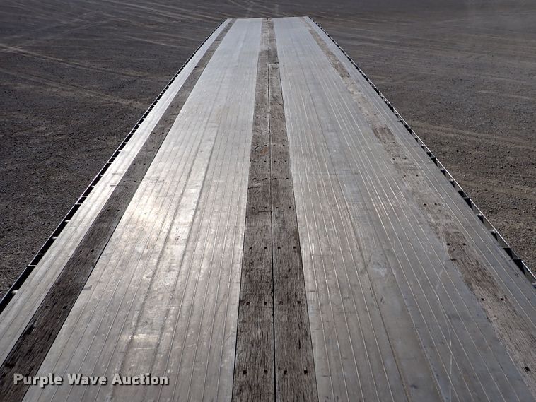 image for item DN6920 2013 Transcraft Benson AF53102-2-524  flatbed trailer