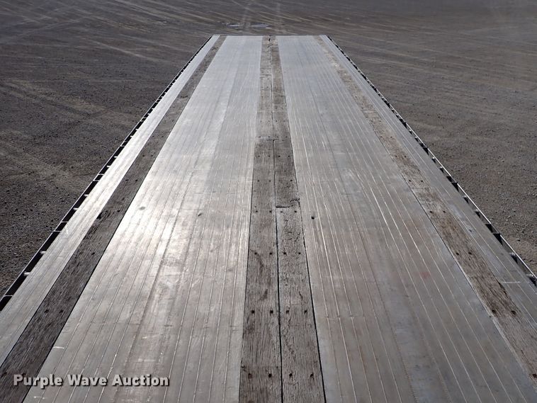 image for item DN6920 2013 Transcraft Benson AF53102-2-524  flatbed trailer