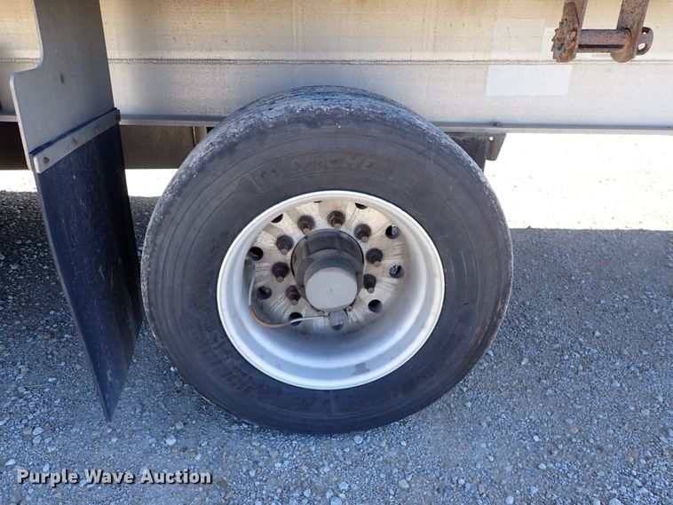 image for item DN6920 2013 Transcraft Benson AF53102-2-524  flatbed trailer