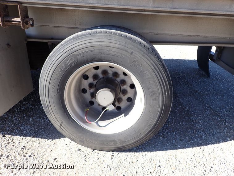 image for item DN6920 2013 Transcraft Benson AF53102-2-524  flatbed trailer