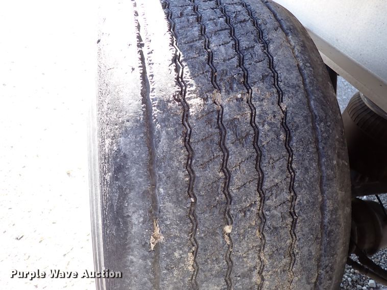 image for item DN6920 2013 Transcraft Benson AF53102-2-524  flatbed trailer