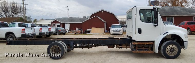 image for item DN6941 2016 Freightliner Business Class M2 106  truck cab and chassis