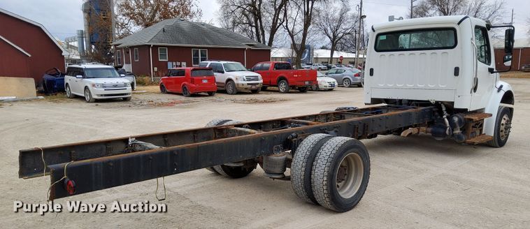image for item DN6941 2016 Freightliner Business Class M2 106  truck cab and chassis