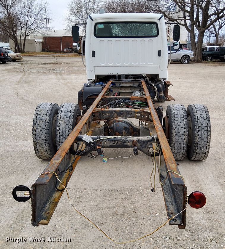 image for item DN6941 2016 Freightliner Business Class M2 106  truck cab and chassis