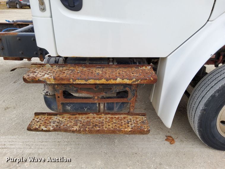 image for item DN6941 2016 Freightliner Business Class M2 106  truck cab and chassis