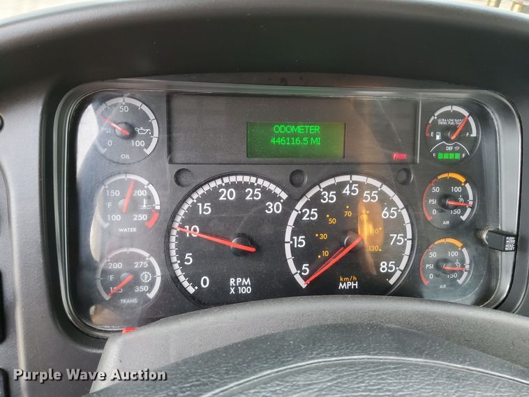 image for item DN6941 2016 Freightliner Business Class M2 106  truck cab and chassis