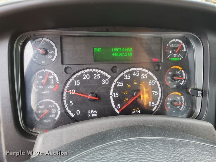 image for item DN6941 2016 Freightliner Business Class M2 106  truck cab and chassis